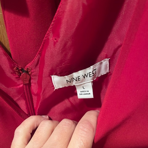 Nine West Size Large Red Chiffon V-Neck Dress With Tie In The Back At The Neck - Picture 5 of 8